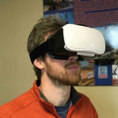 Students Experience Virtual Reality at McWhorter School of Building Science