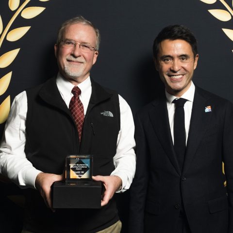 Professor Scott Kramer is awarded the The Project Management Institute's Linn Stuckenbruck Teaching Excellence Award.