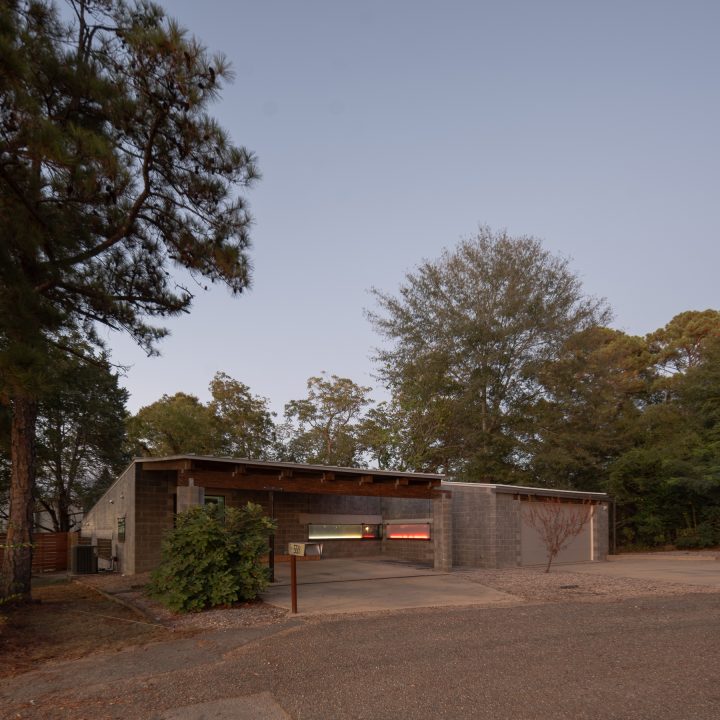 Single family residence 'Villabrut' by Matt Hall