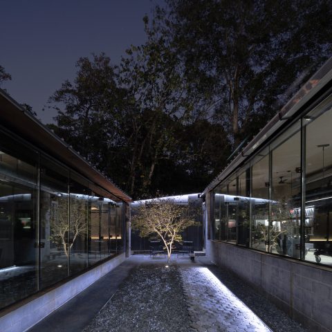 Single family residence 'Villabrut' by Matt Hall