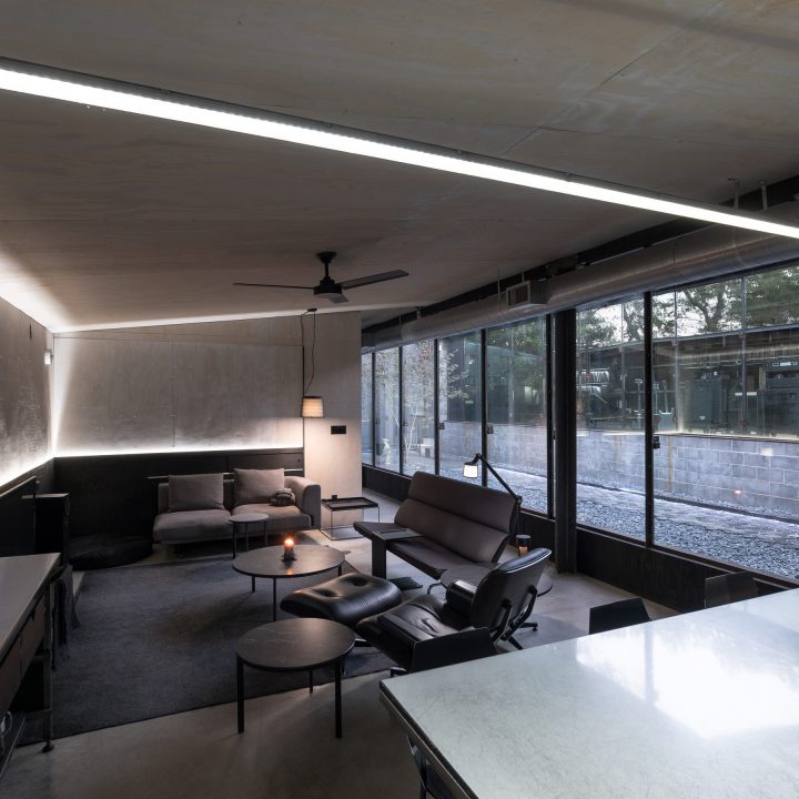 Single family residence 'Villabrut' by Matt Hall